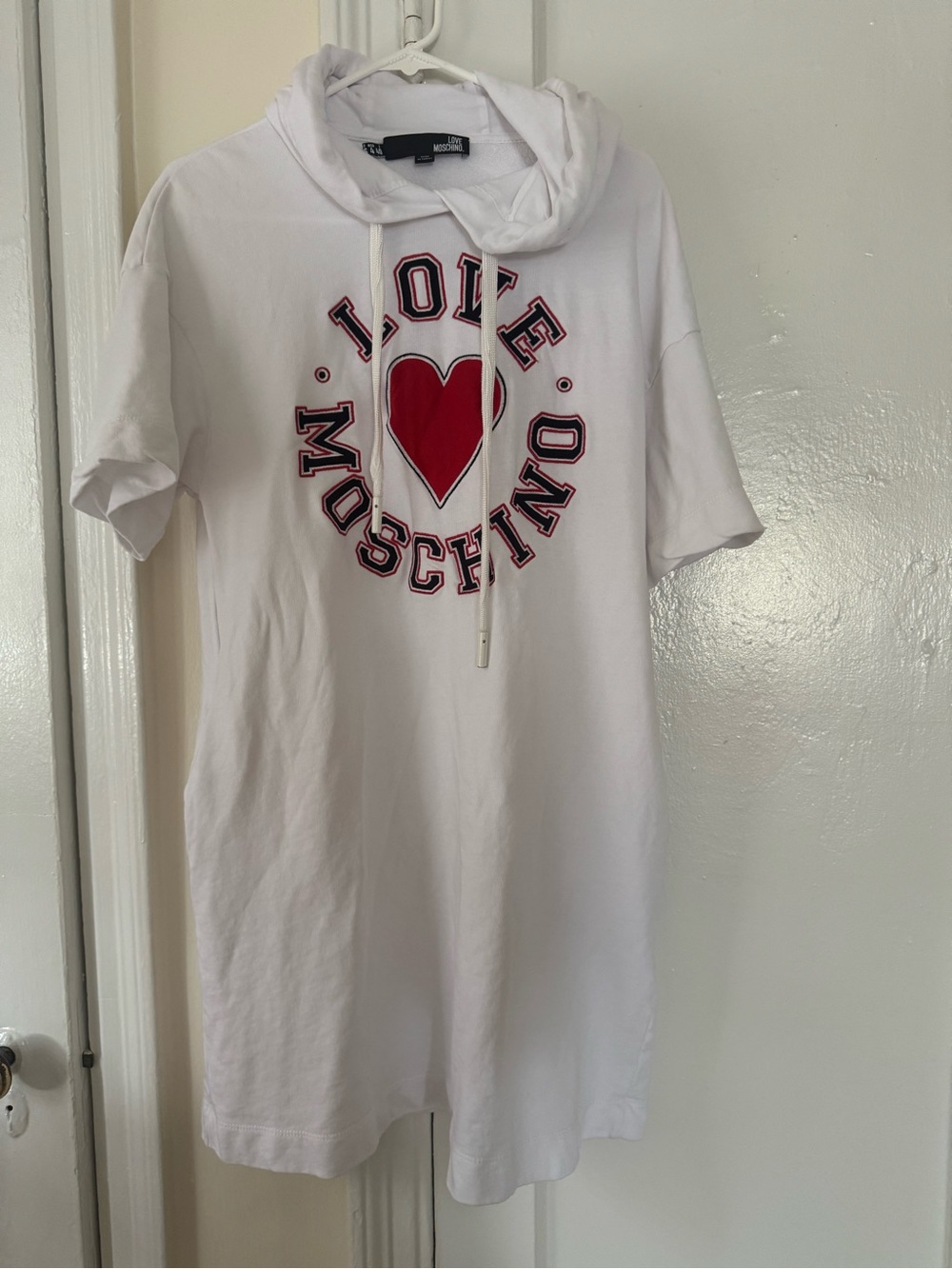 Moschino White Short Sleeve Hooded Tee with Red Heart Logo